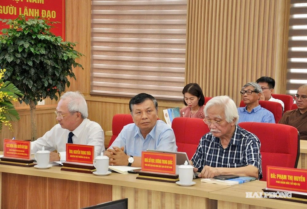 hoi thao do son 2