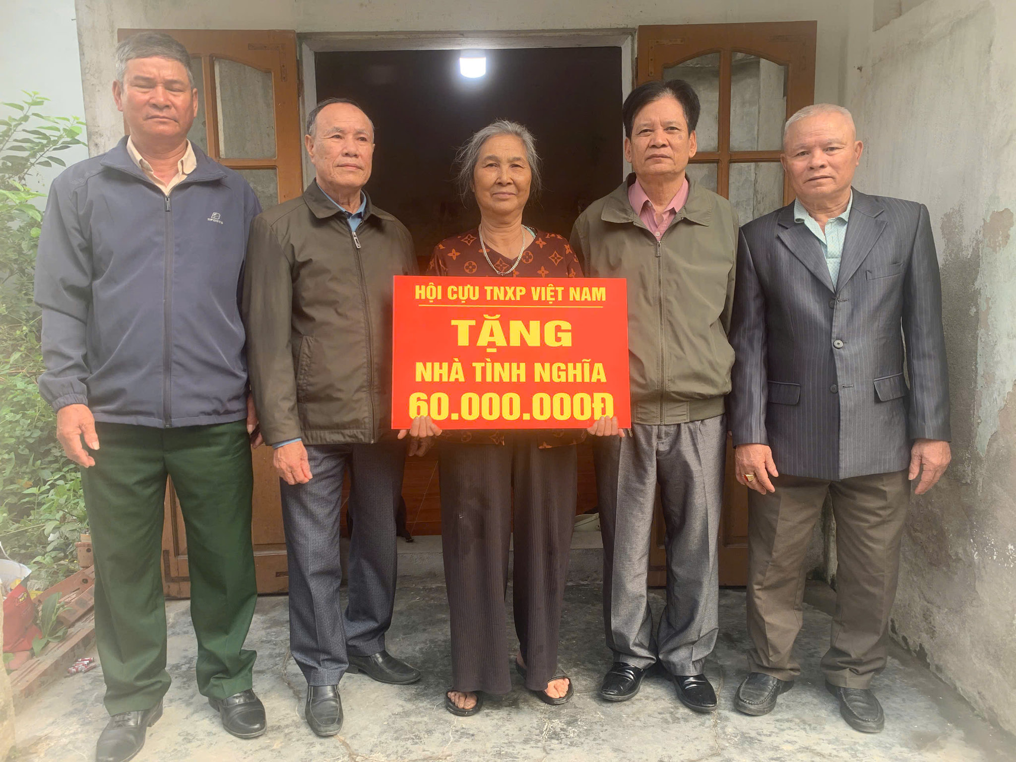 Trao hỗ trợ nhà tình nghĩa từ quỹ Nghĩa tình của Hội Cựu TNXPVN