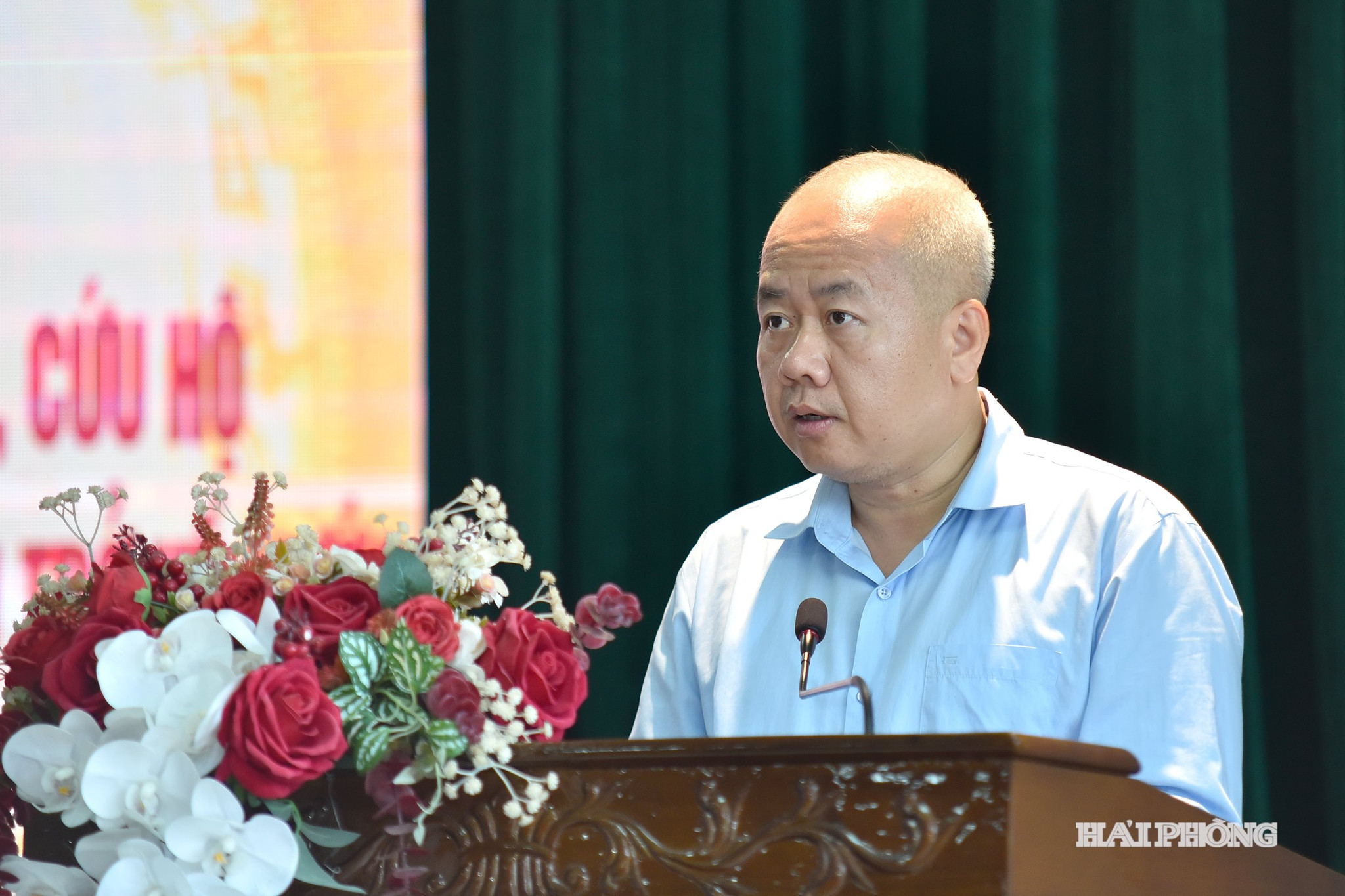 Đồng chí Đỗ Thành Trung, Phó Bí thư Thành uỷ, Chủ tịch UBND thành phố phát biểu động viên đoàn cán bộ, chiến sĩ Cảnh sát Phòng cháy chữa cháy, cứu nạn cứu hộ, Công an thành phố tham gia công tác khắc phục thảm hoạ động đất tại Venezuela.