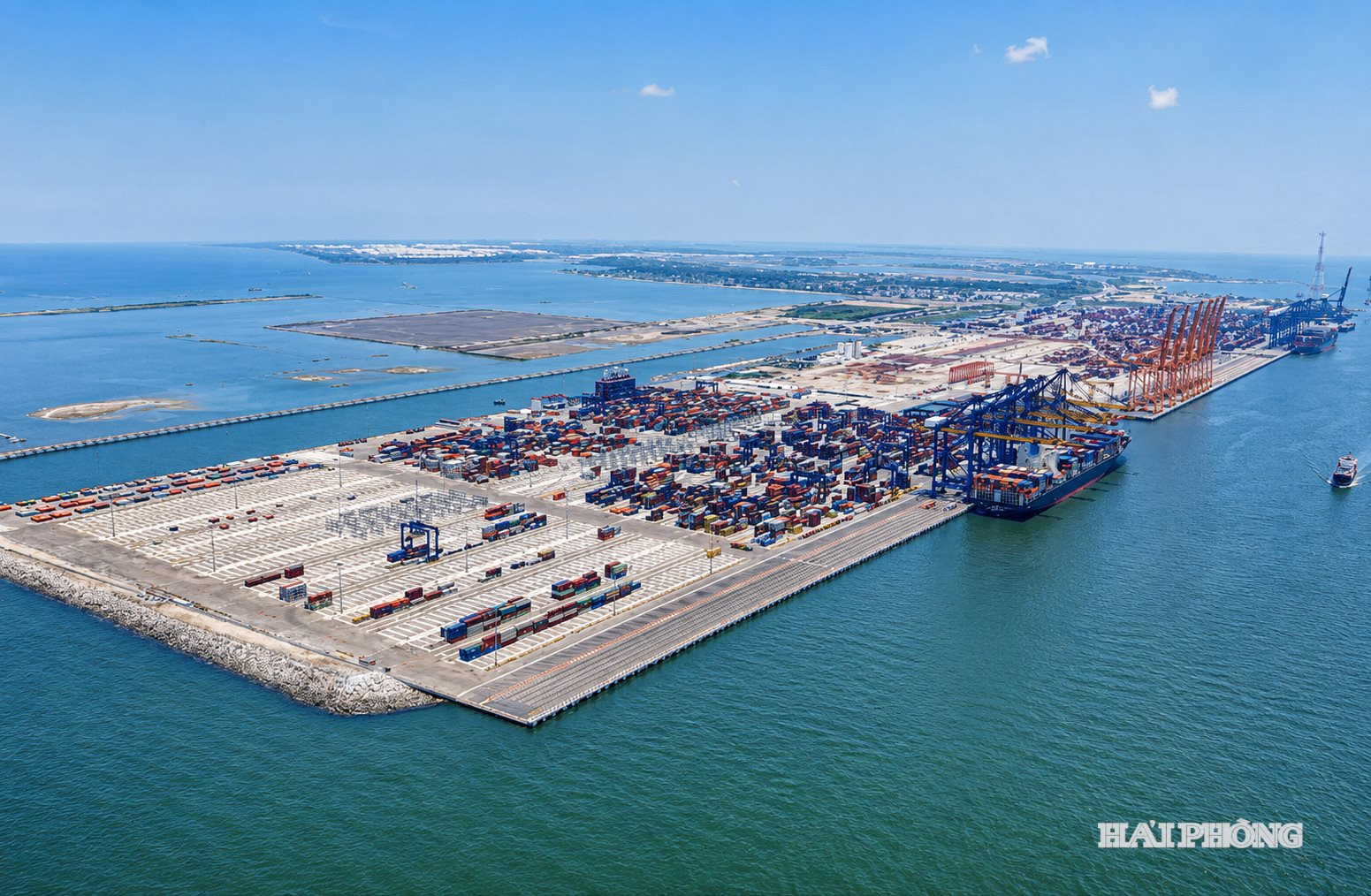 Xác định là cảng biển đặc biệt trong điều chỉnh quy hoạch khẳng định vai trò là cửa ngõ hàng hải quốc tế phía Bắc.