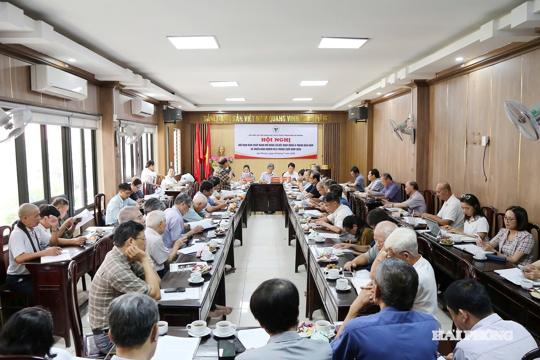 hoi-khoa-hoc-5.jpg