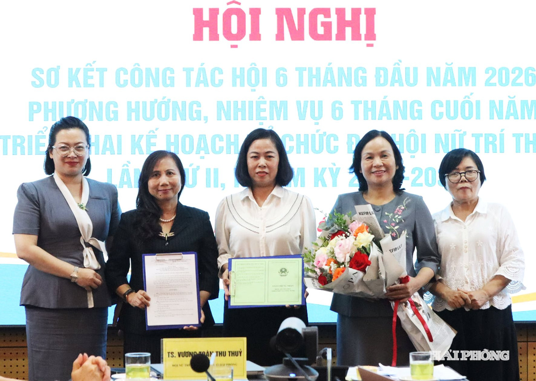 nu tri thuc 1