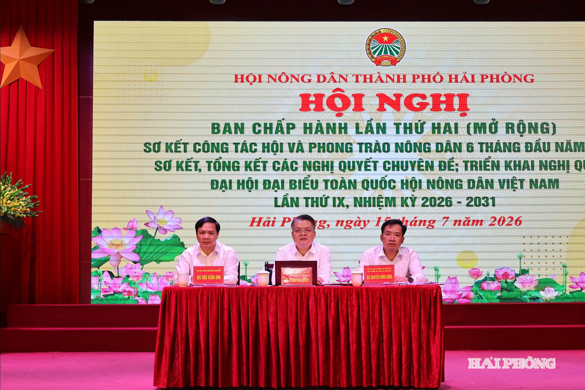 lanh-dao(1).jpg