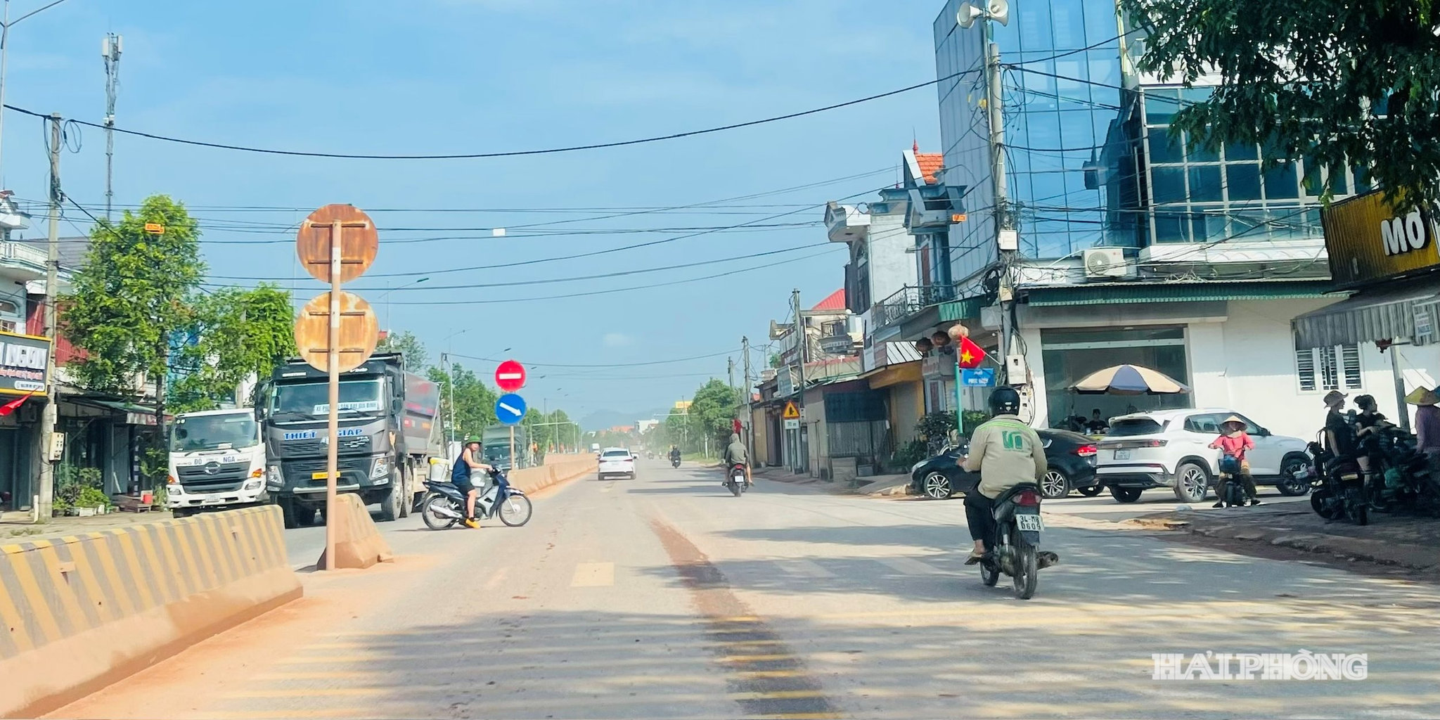 nga-tu-hoang-tien.jpg
