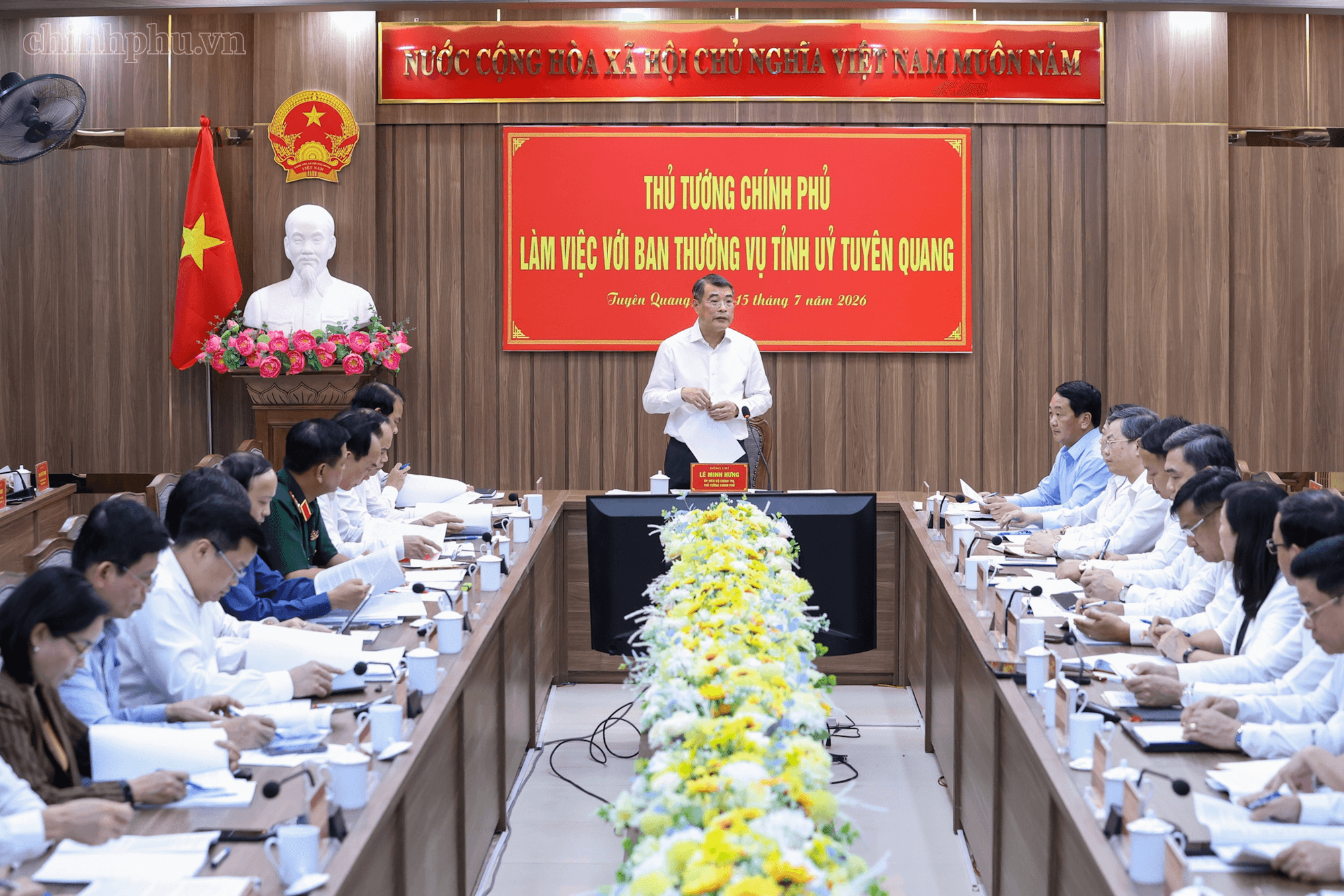 thu-tuong-hop-tuyen-quang-01.png