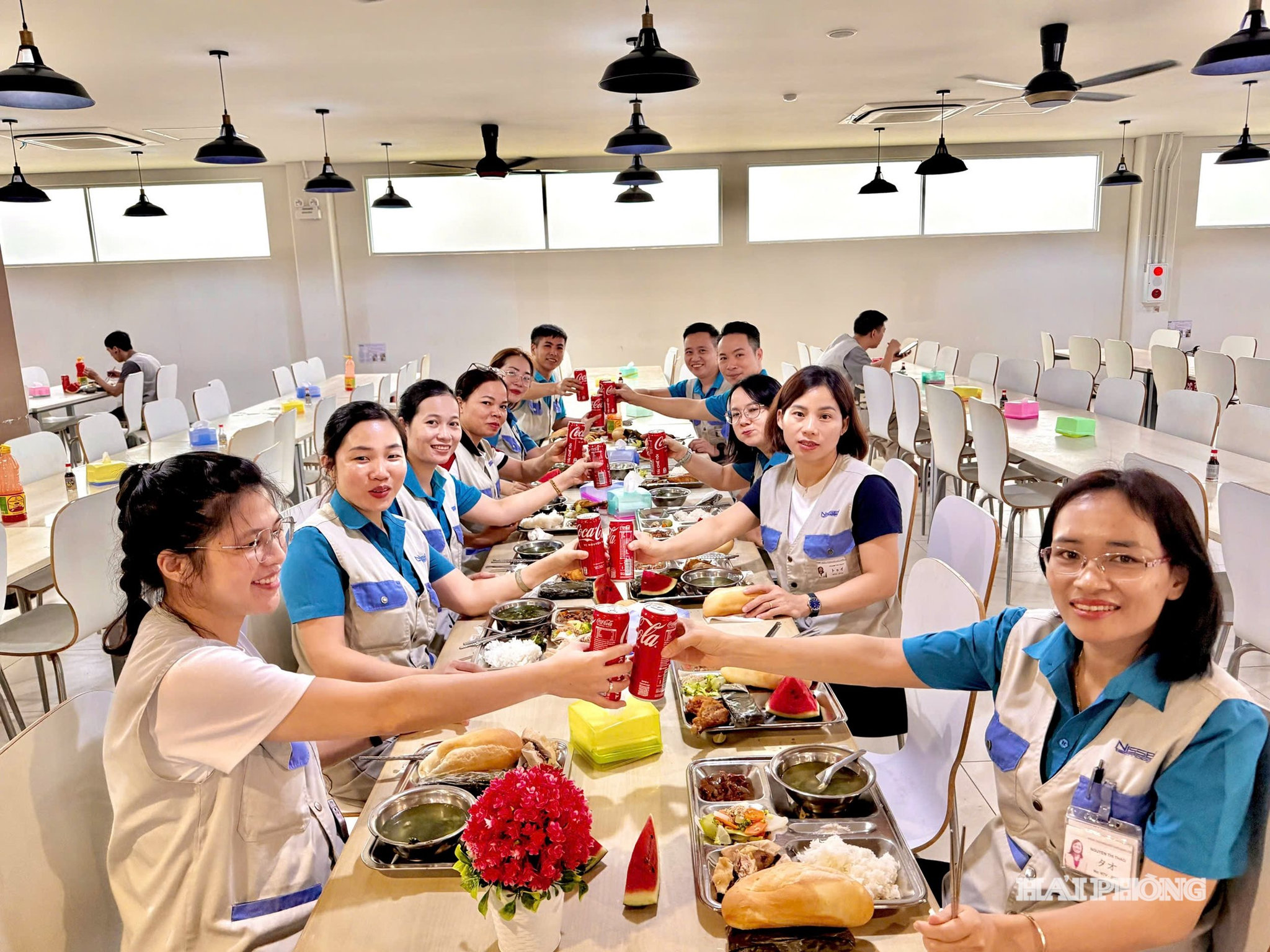 Mỗi suất cơm trong bữa cơm công đoàn trị giá 80.000 đồng/kg.