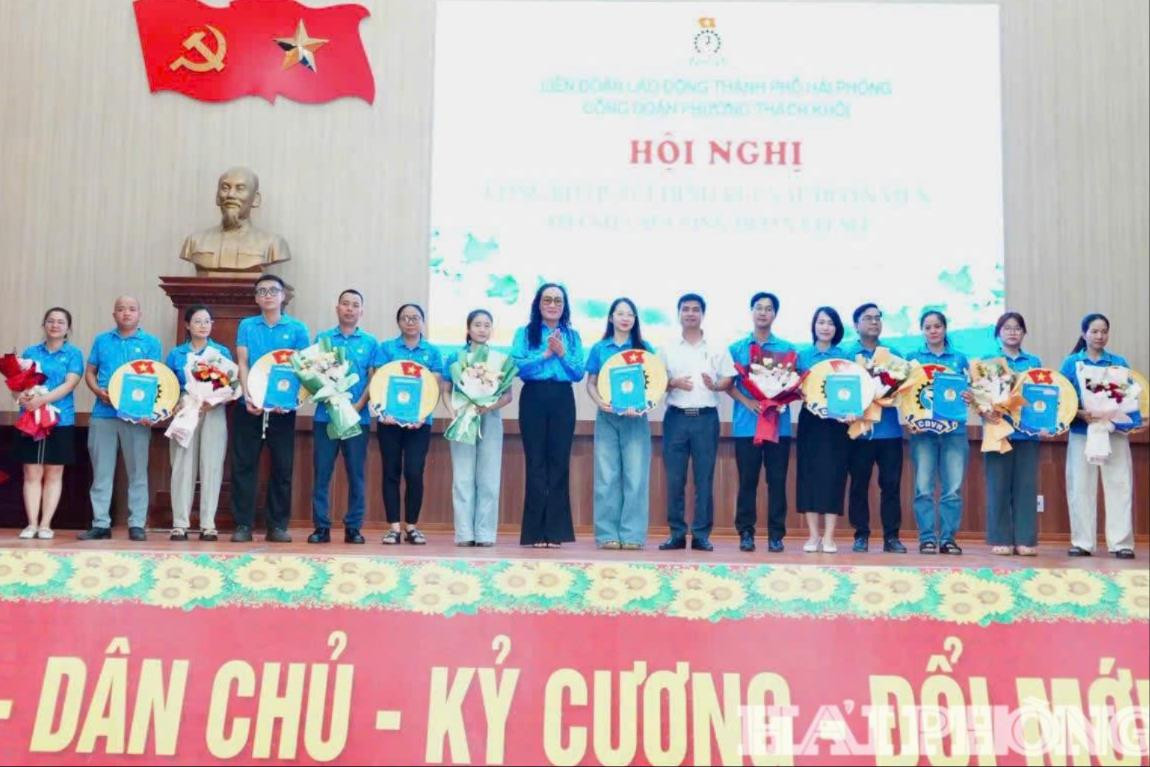 trao-quyet-dinh-1-.jpg