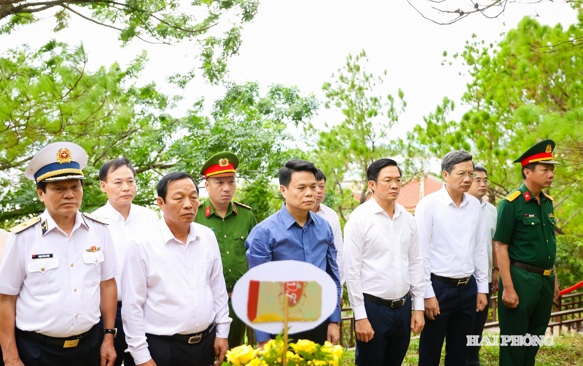 Đoàn đại biểu thành phố dâng hương, dâng hoa tại khu mộ Đại tướng Võ Nguyên Giáp, tỉnh Quảng Trị