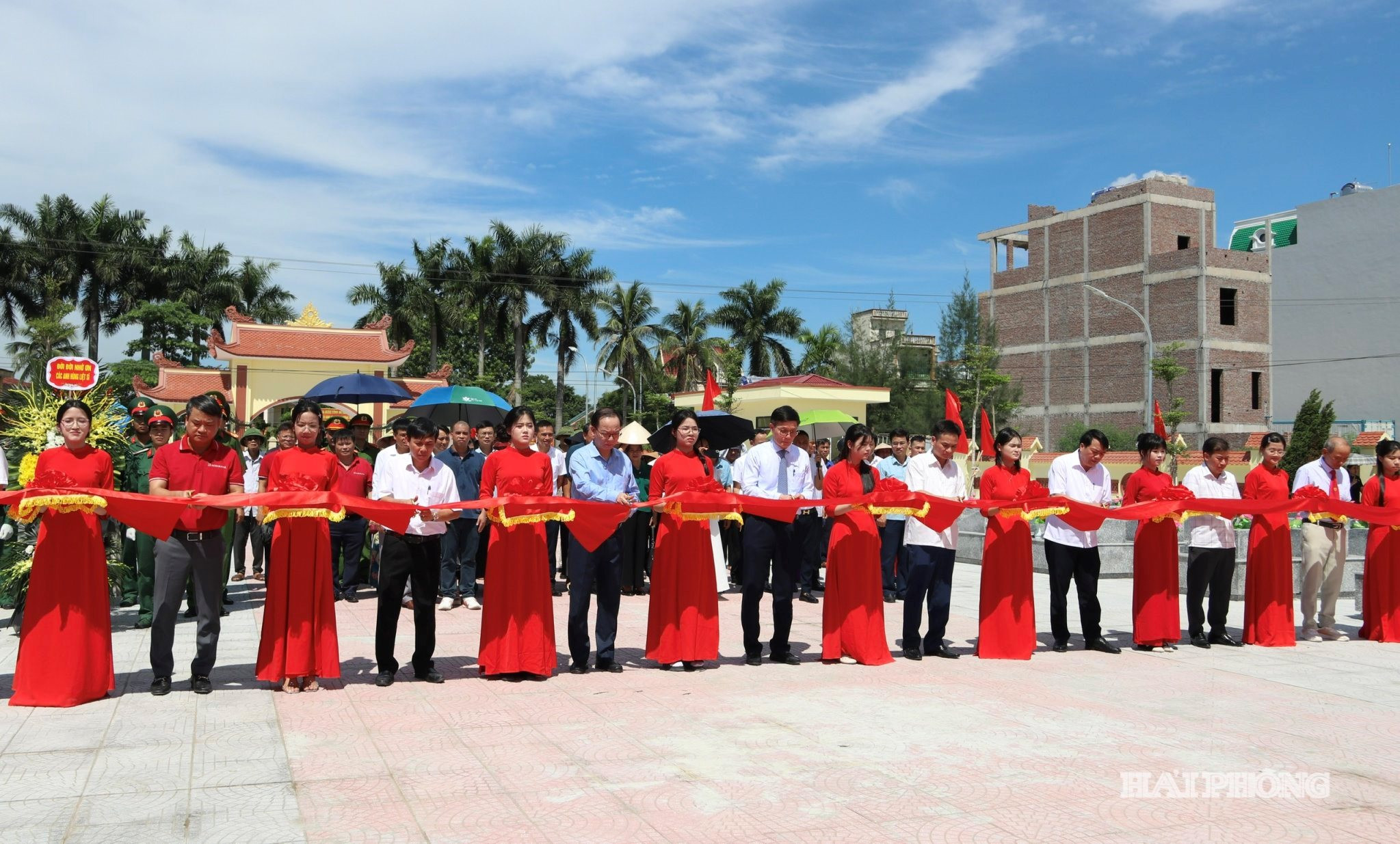 khanh-thanh-nghia-trang.jpg