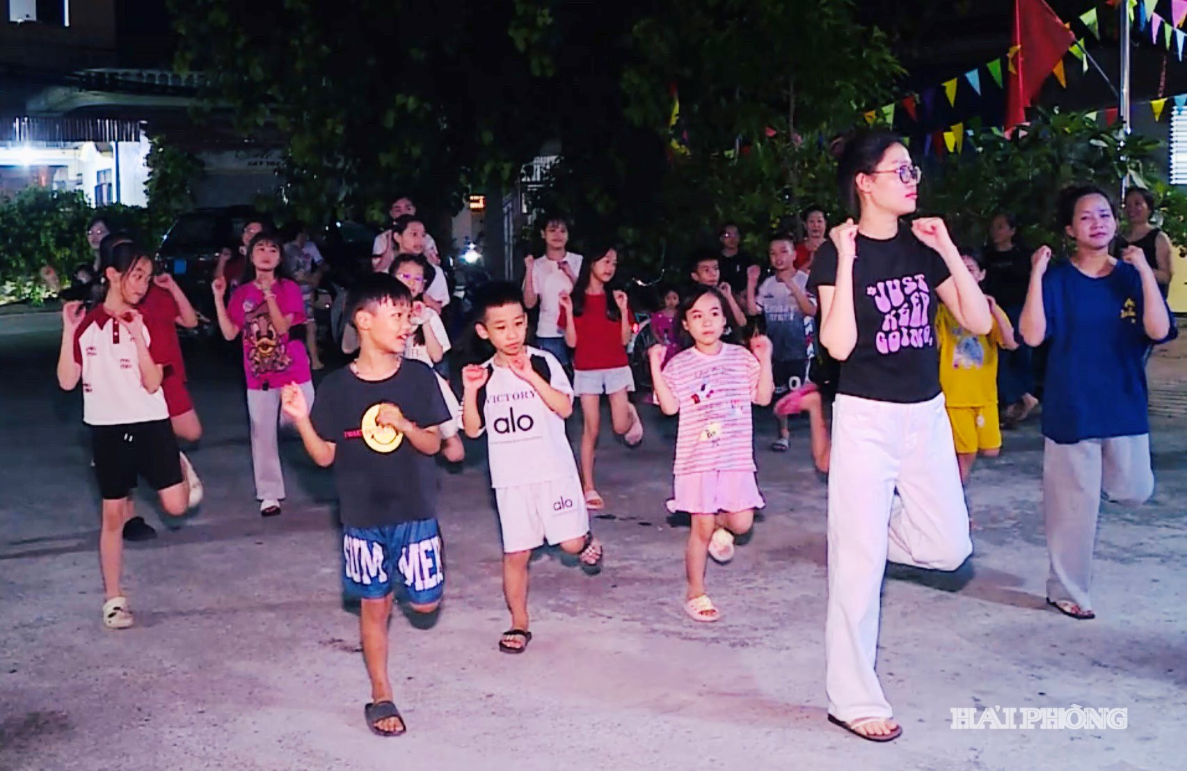 sang-den-nha-van-hoa1.jpg