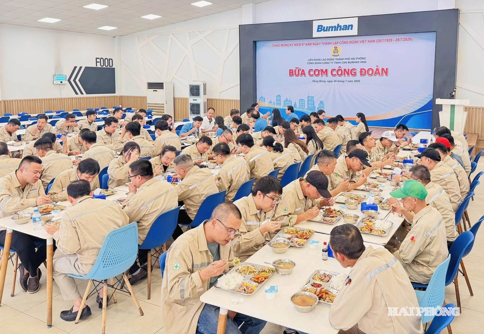Hơn 1.000 đoàn viên, người lao động Công ty TNHH Công nghiệp nặng Bumhan Vina (phường Hồng Bàng) dự