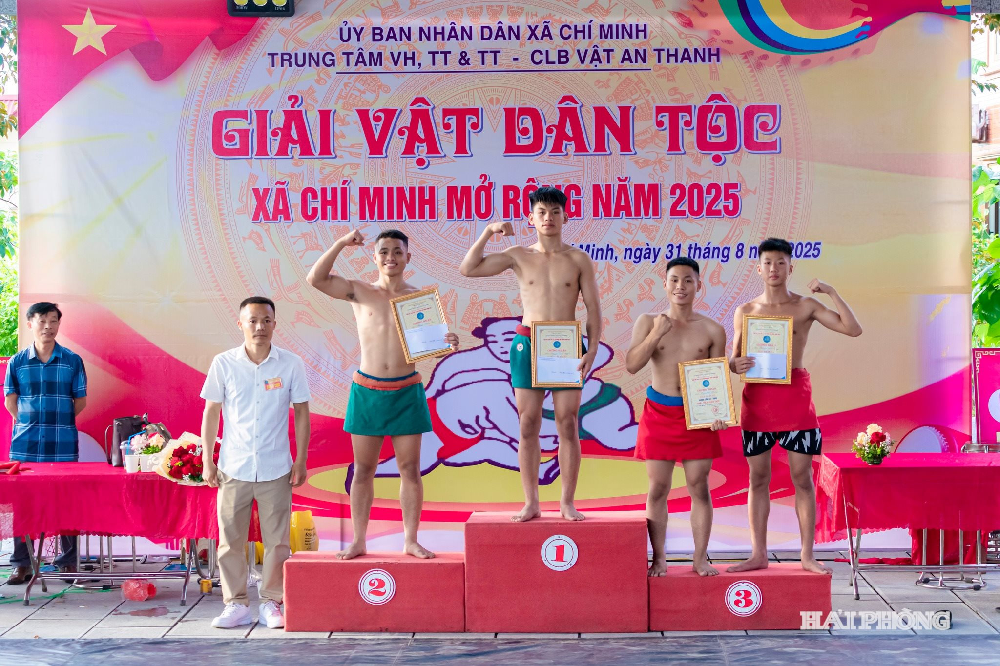 vat-dan-toc.jpeg
