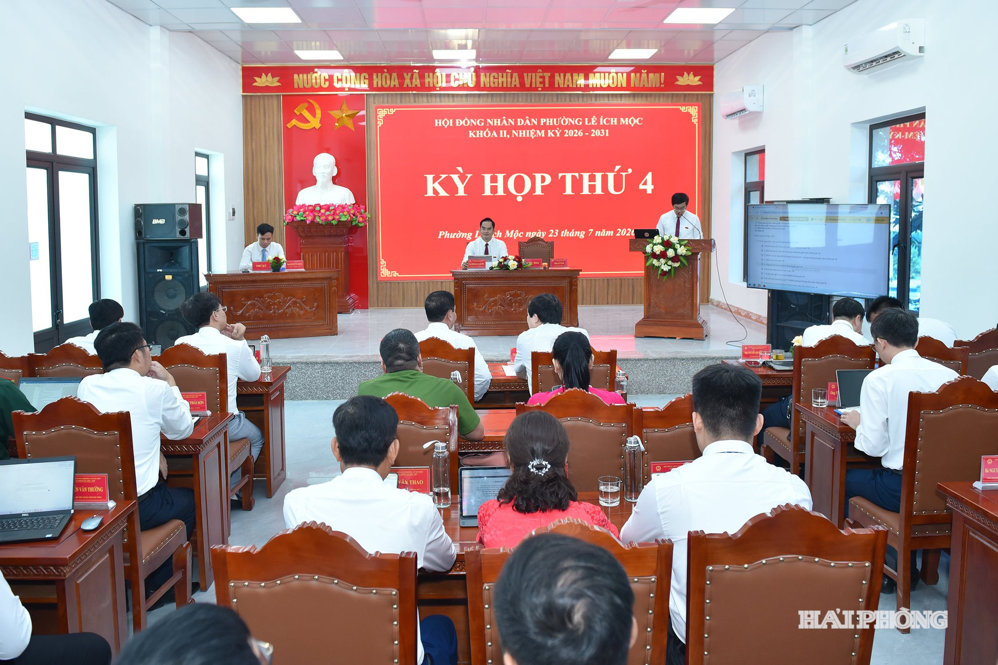 Quang cảnh kỳ họp.