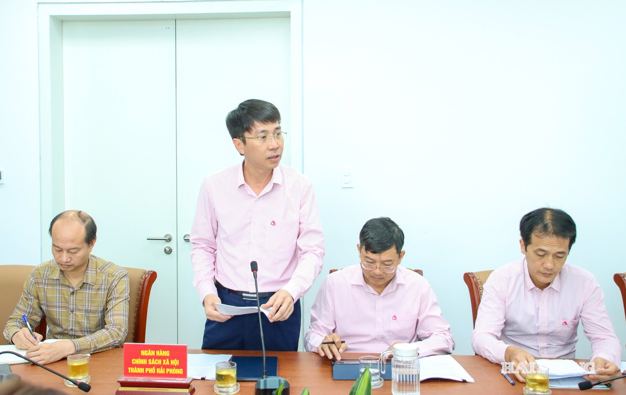 Đại diện Ngân hàng chính sác xã hội chi nhánh Hải Phòng phát biểu