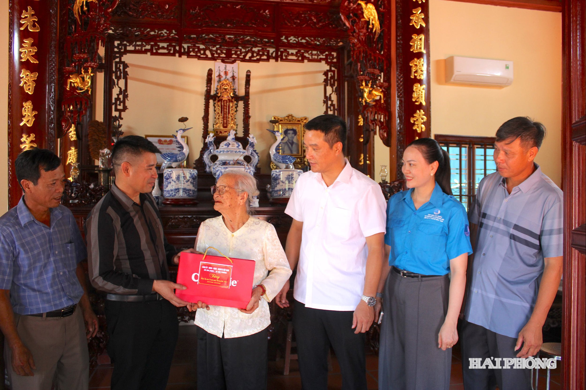 nguoi-co-cong.jpg