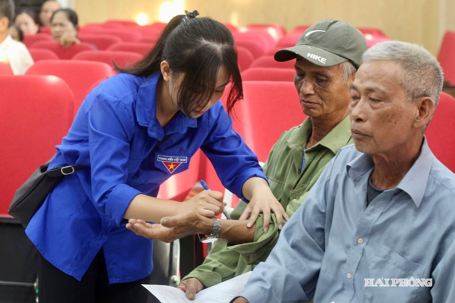 tuoi-tre-den-on-dap-nghia15.jpg