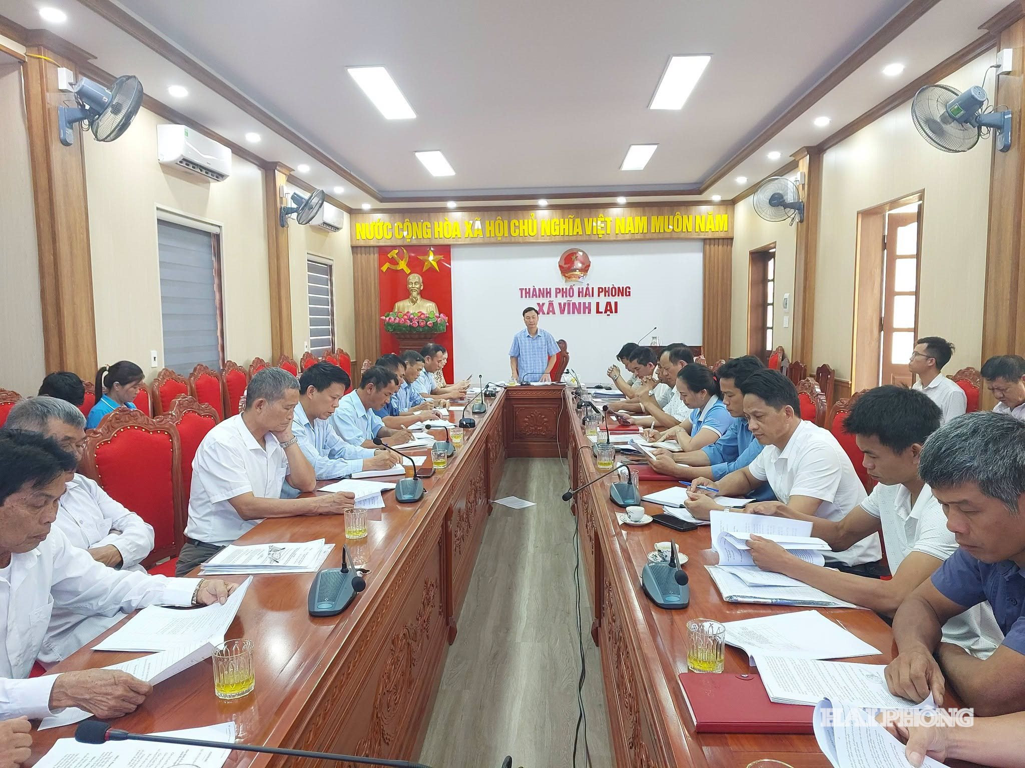 vinh-lai-hop-truong-thon-sau-sap-xep.jpg