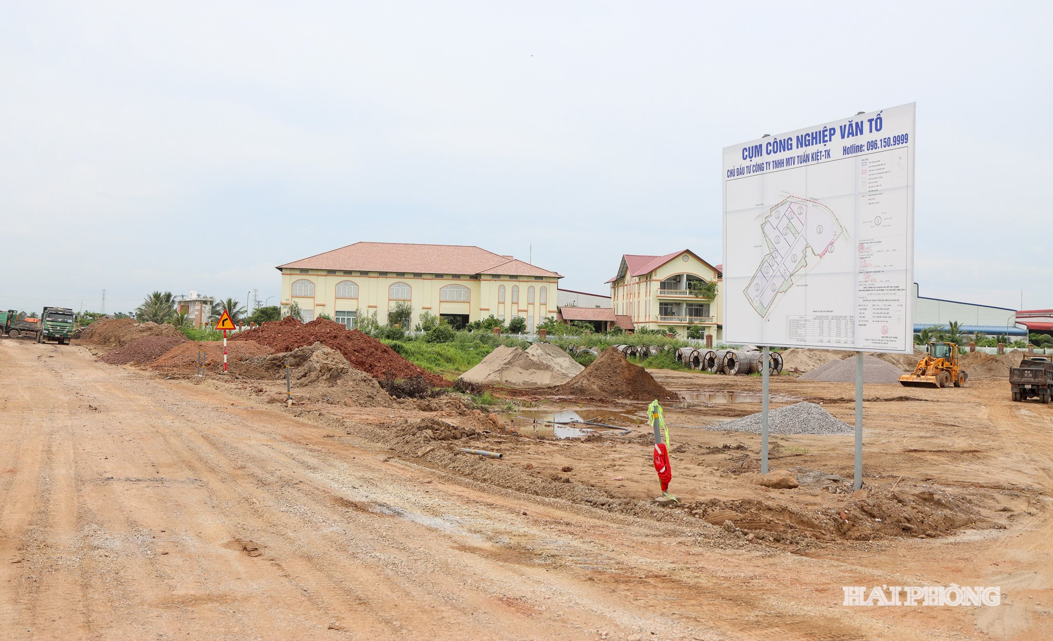 Dự án đầu tư xây dựng và kinh doanh kết cấu hạ tầng Cụm công nghiệp Văn Tố thuộc xã Chí Minh