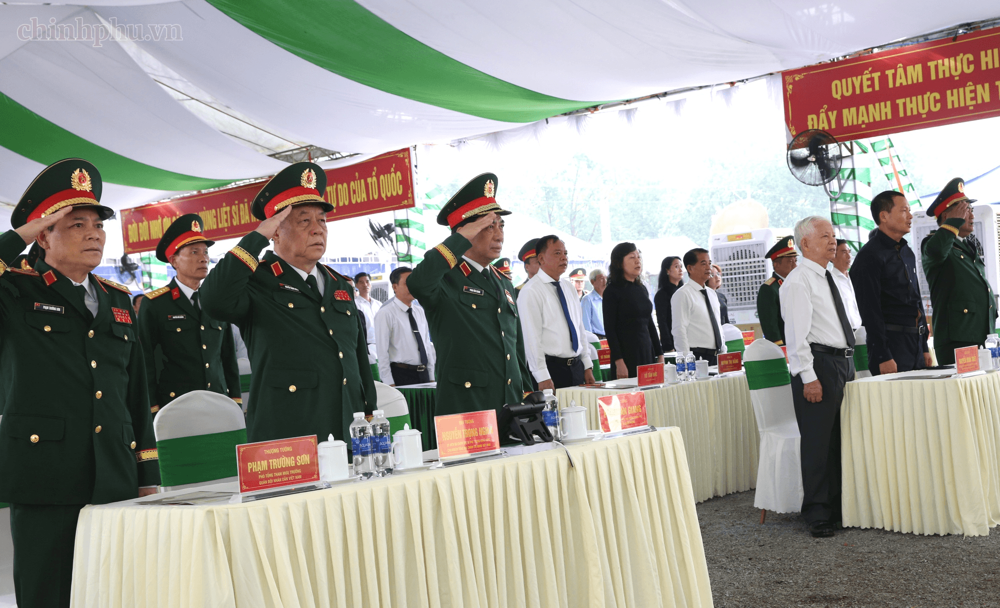 Đại tướng Phan Văn Giang: Quyết tâm hoàn thành Chiến dịch 500 ngày đêm tìm kiếm, quy tập hài cốt liệt sĩ- Ảnh 2.