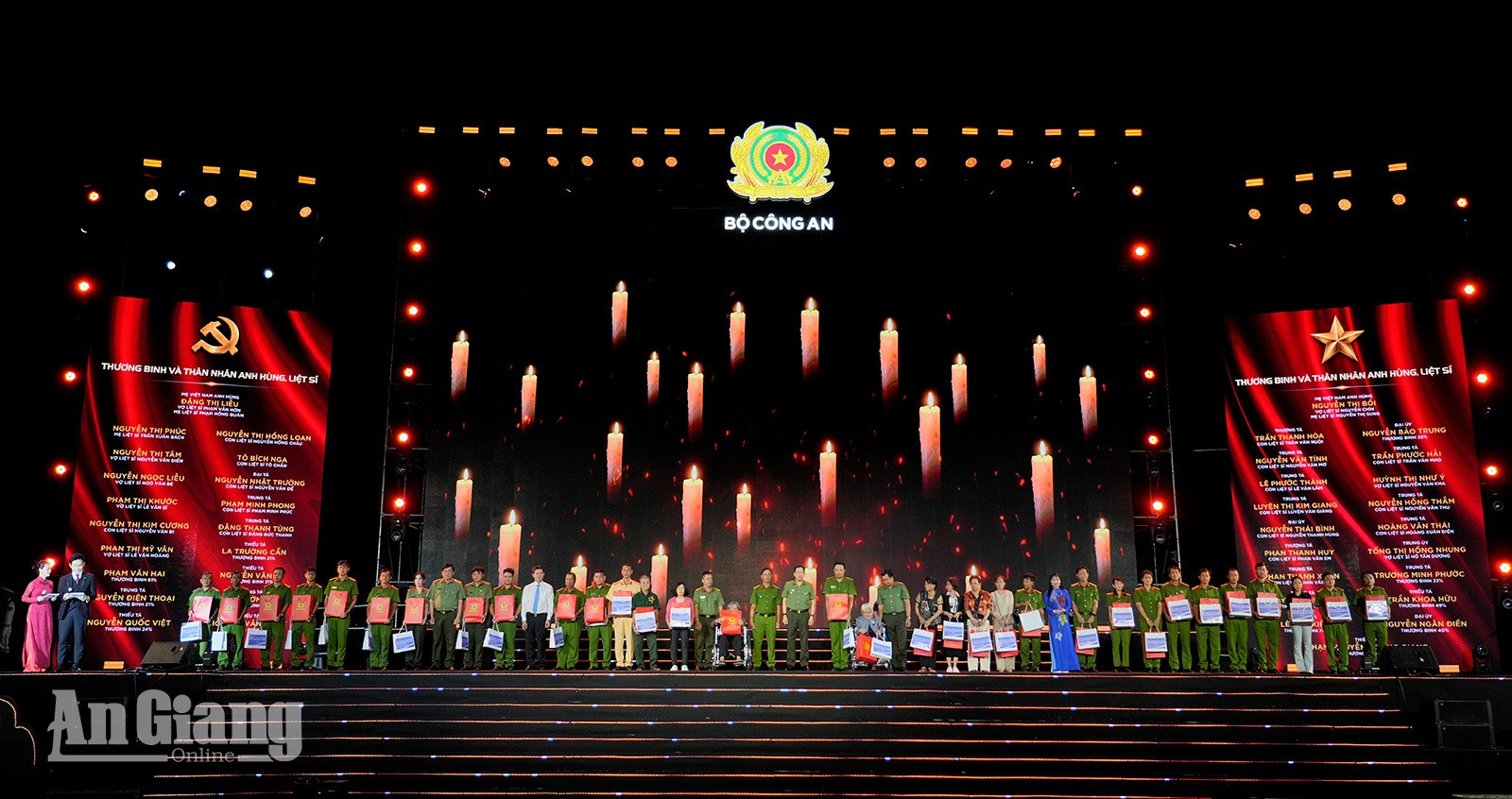 trao-qua-tai-an-giang.jpg