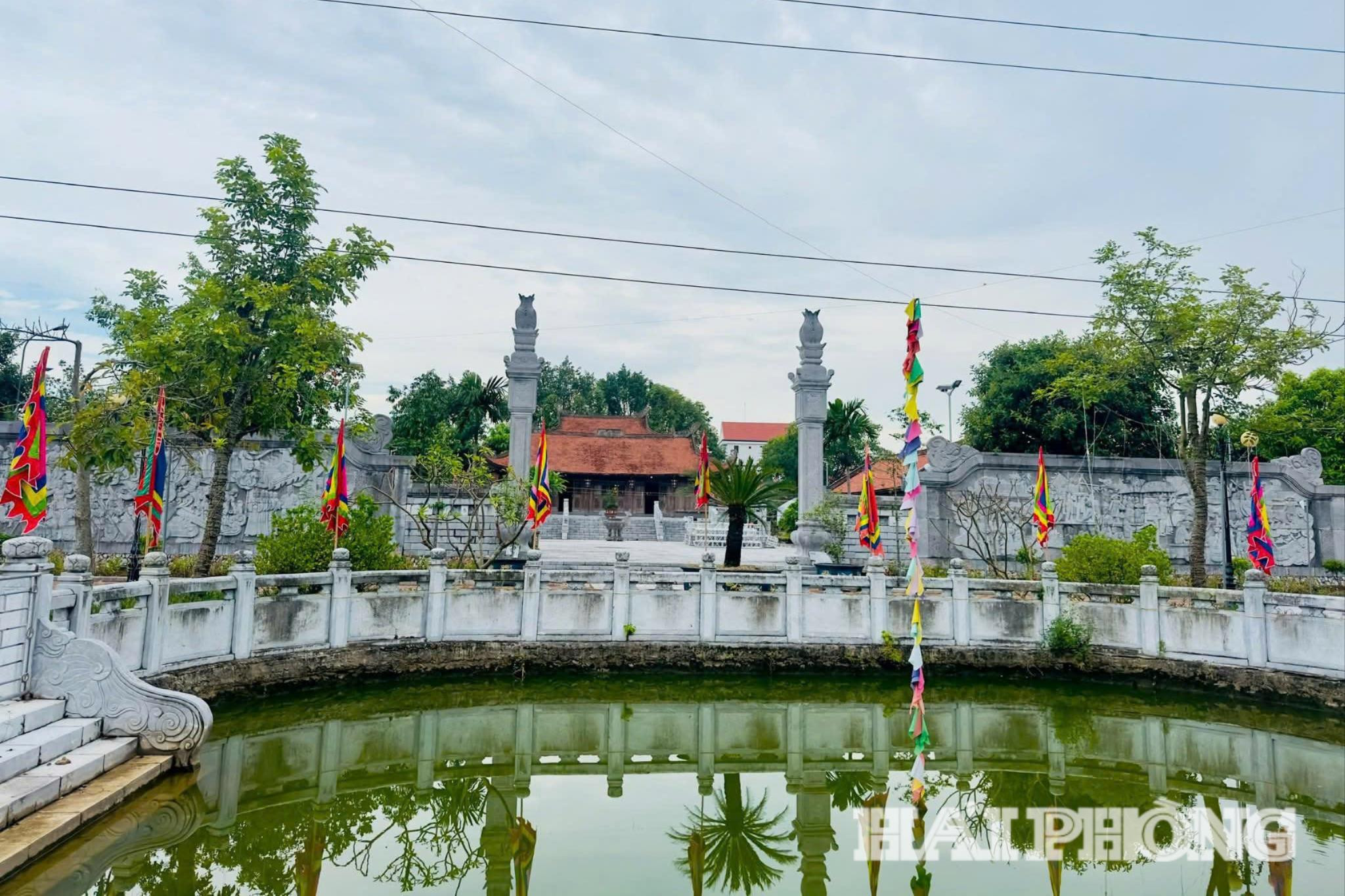 den-tho-khuc-thua-du(1).jpg