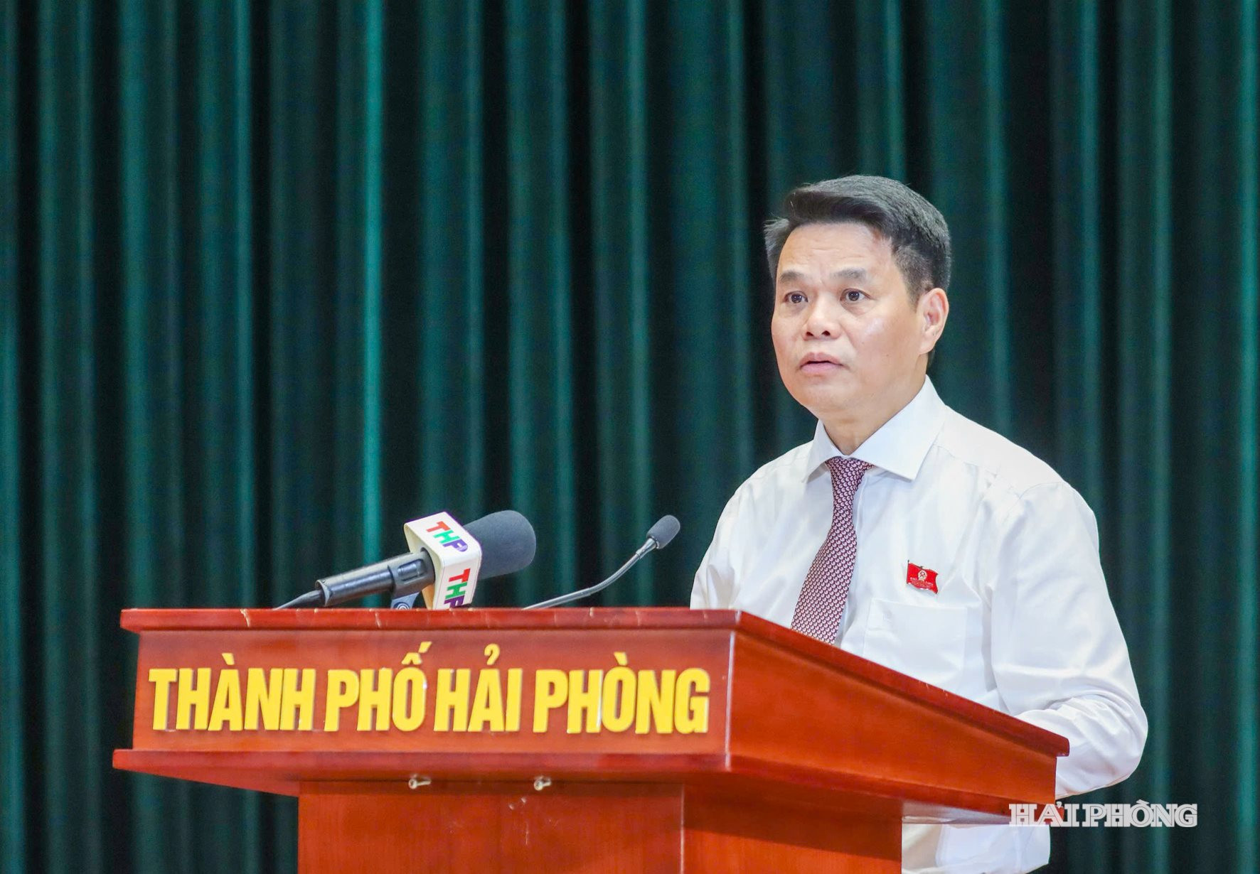 Đồng chí Lê Ngọc Châu, Ủy viên Trung ương Đảng, Bí thư Thành ủy, Trưởng Đoàn đại biểu Quốc hội thành phố Hải Phòng phát biểu chỉ đạo tại kỳ họp.u