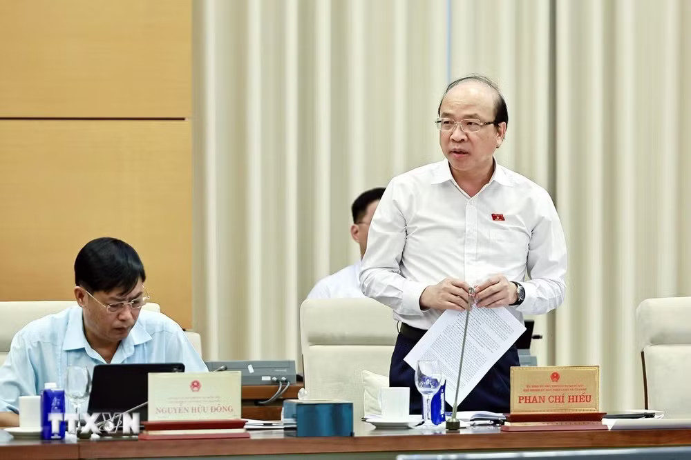 Chủ nhiệm Ủy ban Pháp luật và Tư pháp của Quốc hội Phan Chí Hiếu phát biểu. (Ảnh: Doãn Tấn/TTXVN) ttxvn-ubtv-quoc-hoi-2707-1.jpg