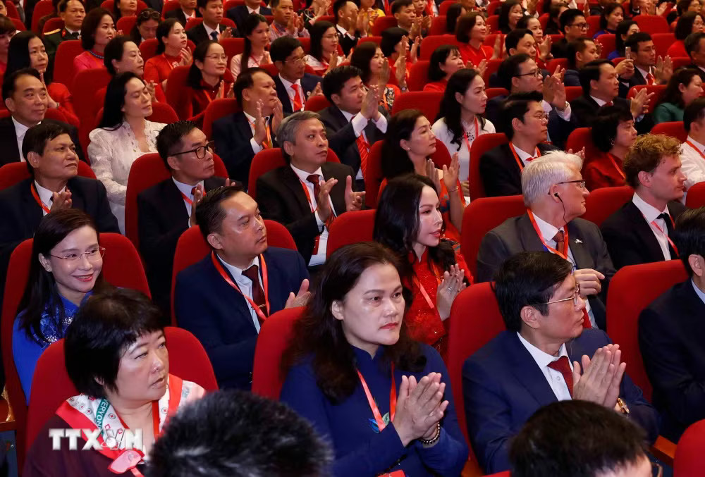 Các đại biểu tham dự Phiên khai mạc trọng thể Đại hội đại biểu toàn quốc Hội Chữ thập Đỏ Việt Nam lần thứ XII, nhiệm kỳ 2026-2031. (Ảnh: Thống Nhất/TTXVN) ttxvn-khai-mac-trong-the-dai-hoi-dai-bieu-toan-quoc-hoi-chu-thap-do-viet-nam-lan-thu-xii-9.jpg