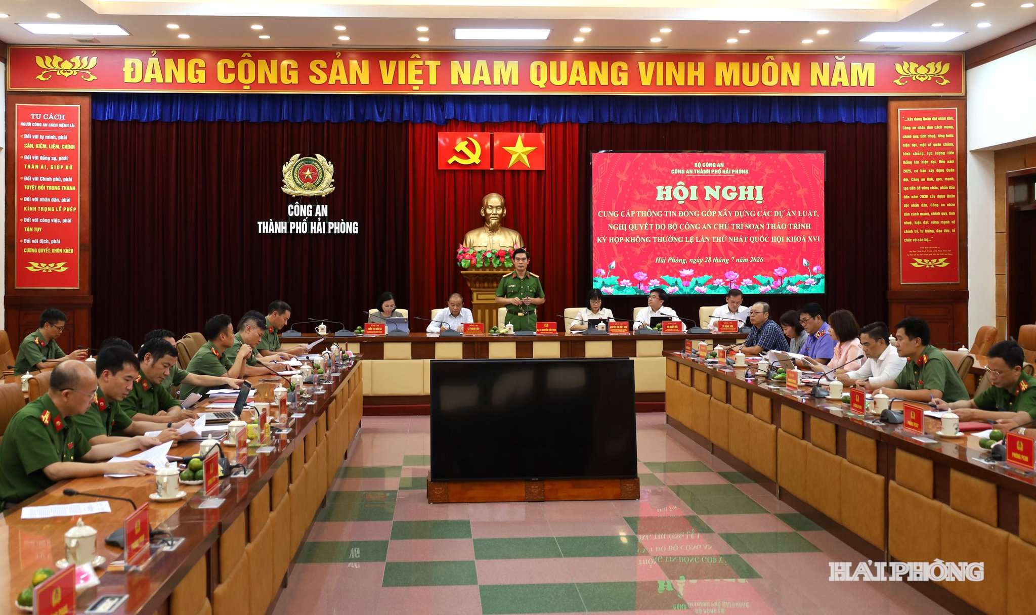 hoi-nghi.jpg