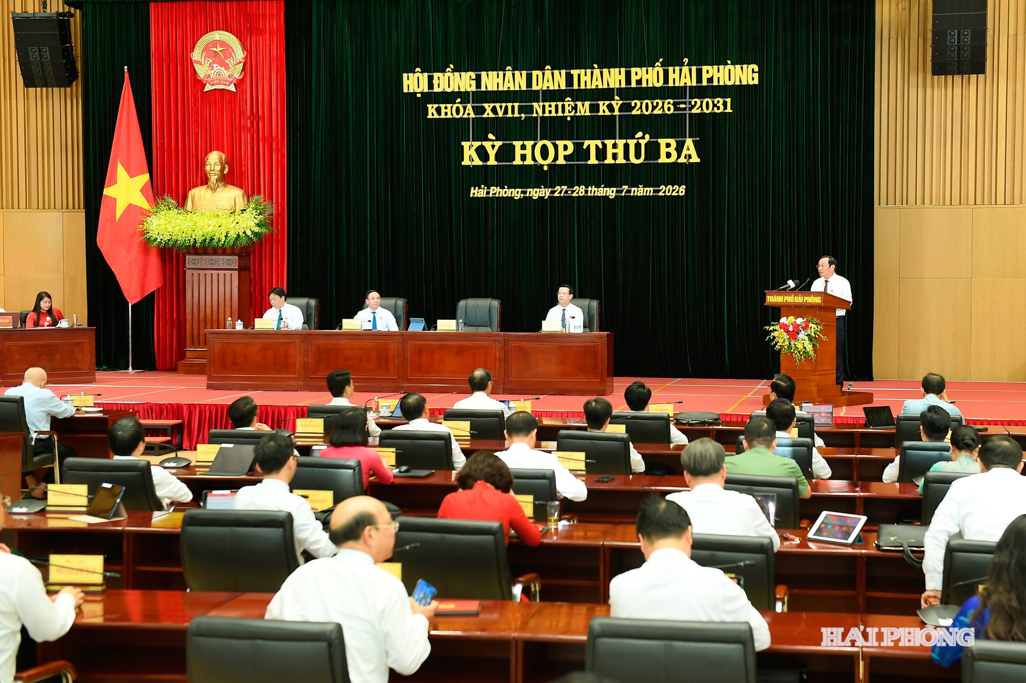 Quang cảnh phiên bế mạc Kỳ họp.