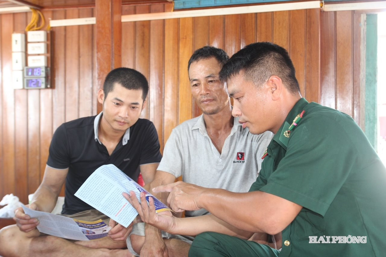 bo-doi-bien-phong-tuyen-truyen.jpg