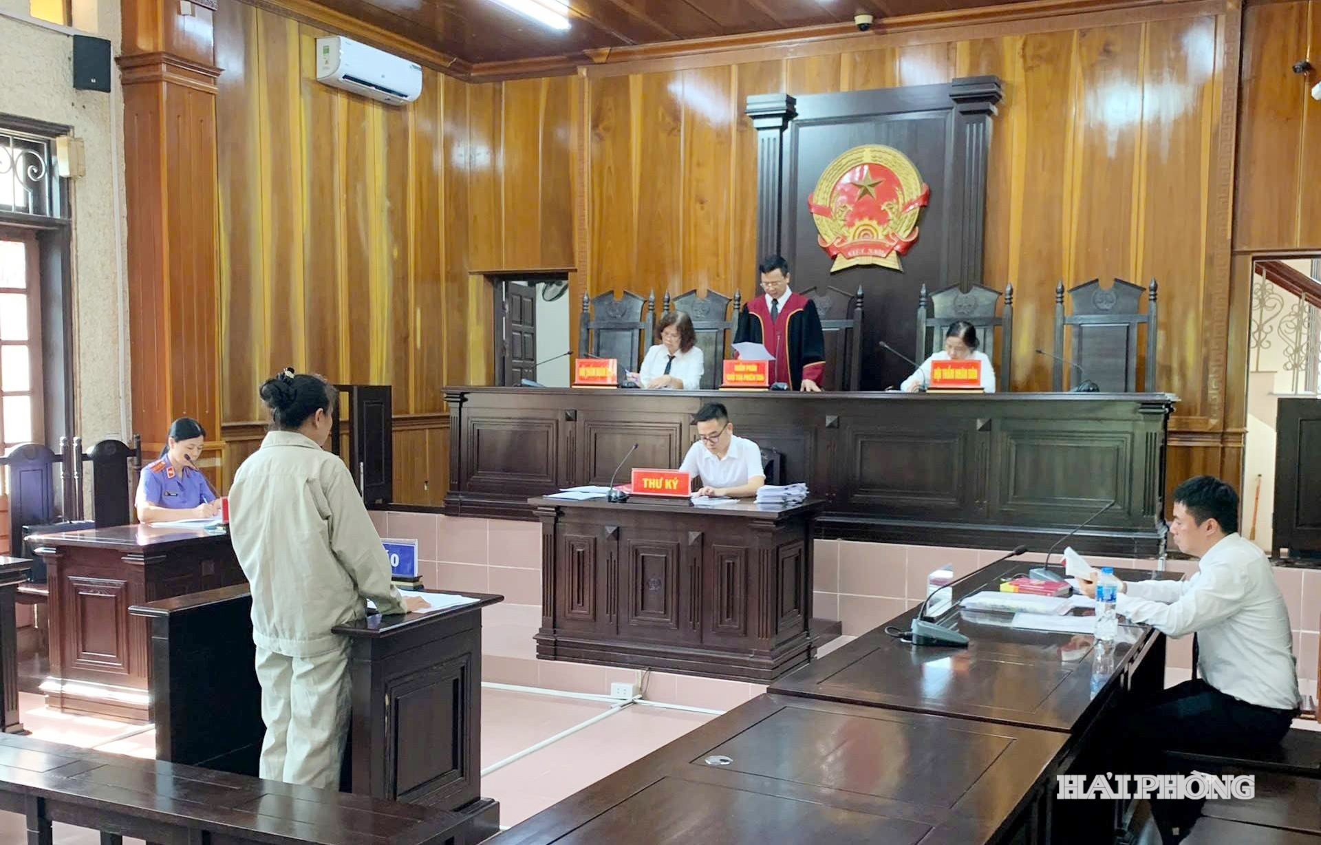 phien-toa-mua-ban-nguoi.jpg
