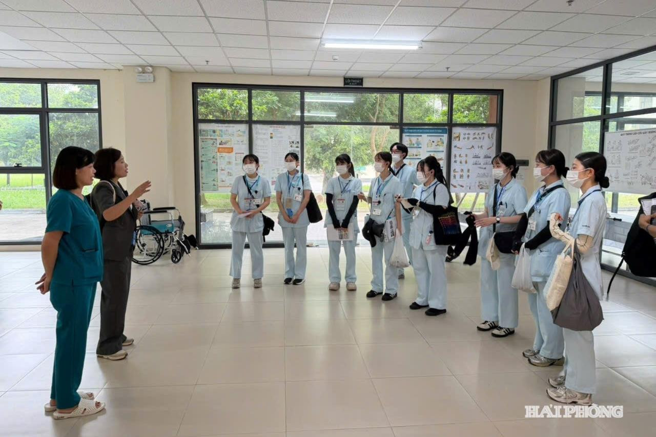 19 sinh viên Trường Đại học Điều dưỡng Quốc gia Nhật Bản sẽ kiến tập tại Trường Đại học Kỹ thuật Y tế Hải Dương cùng một số cơ sở y tế trong và ngoài thành phố.