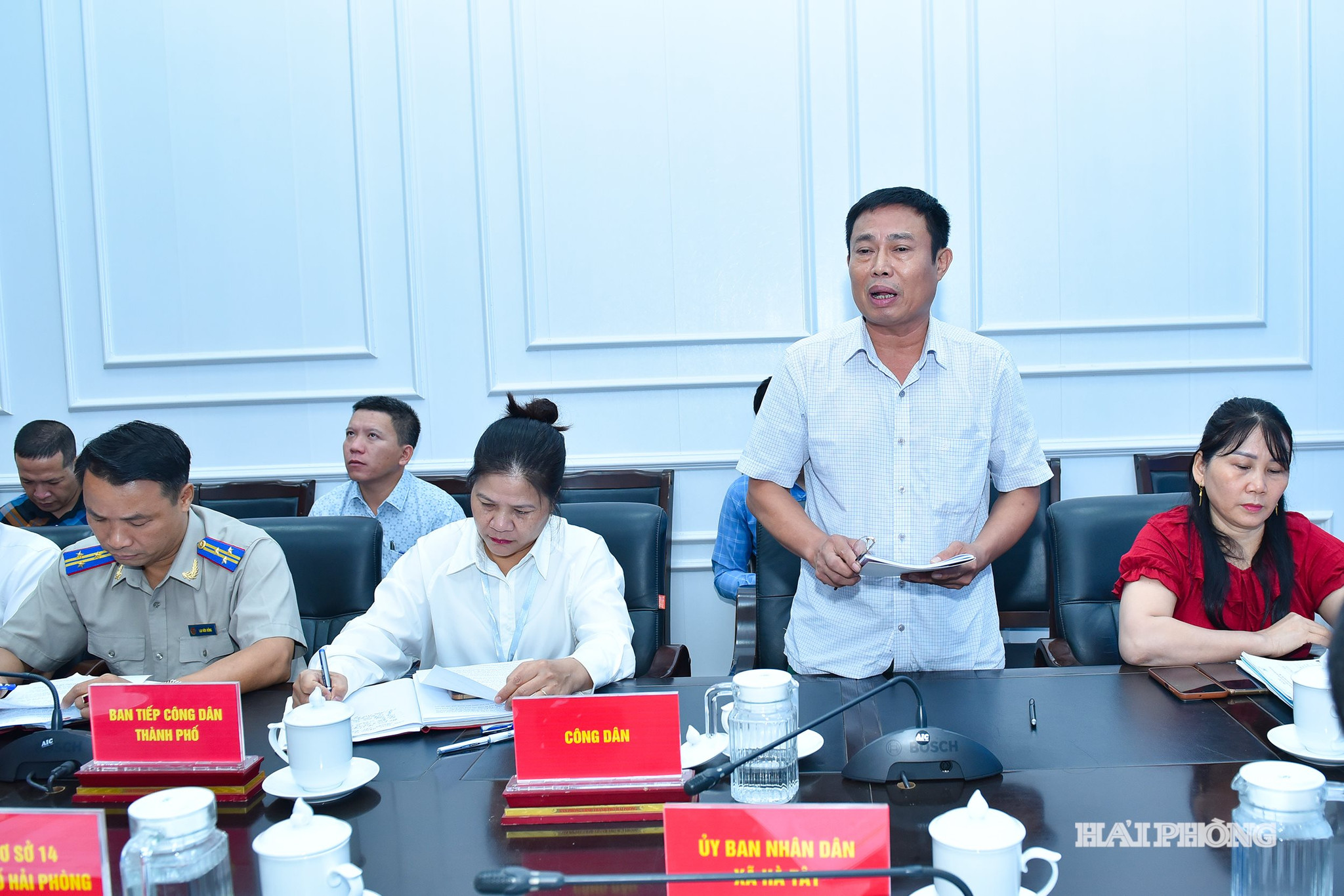 Đại diện hộ dân phát biểu tại cuộc làm việc.