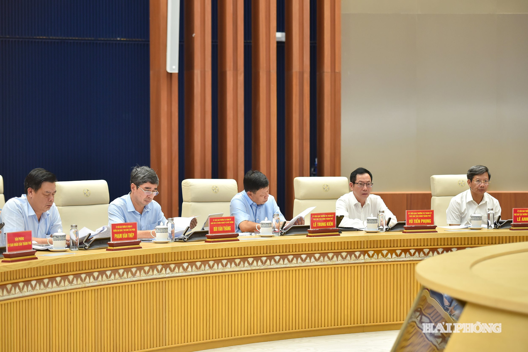 Các đại biểu dự hội nghị.