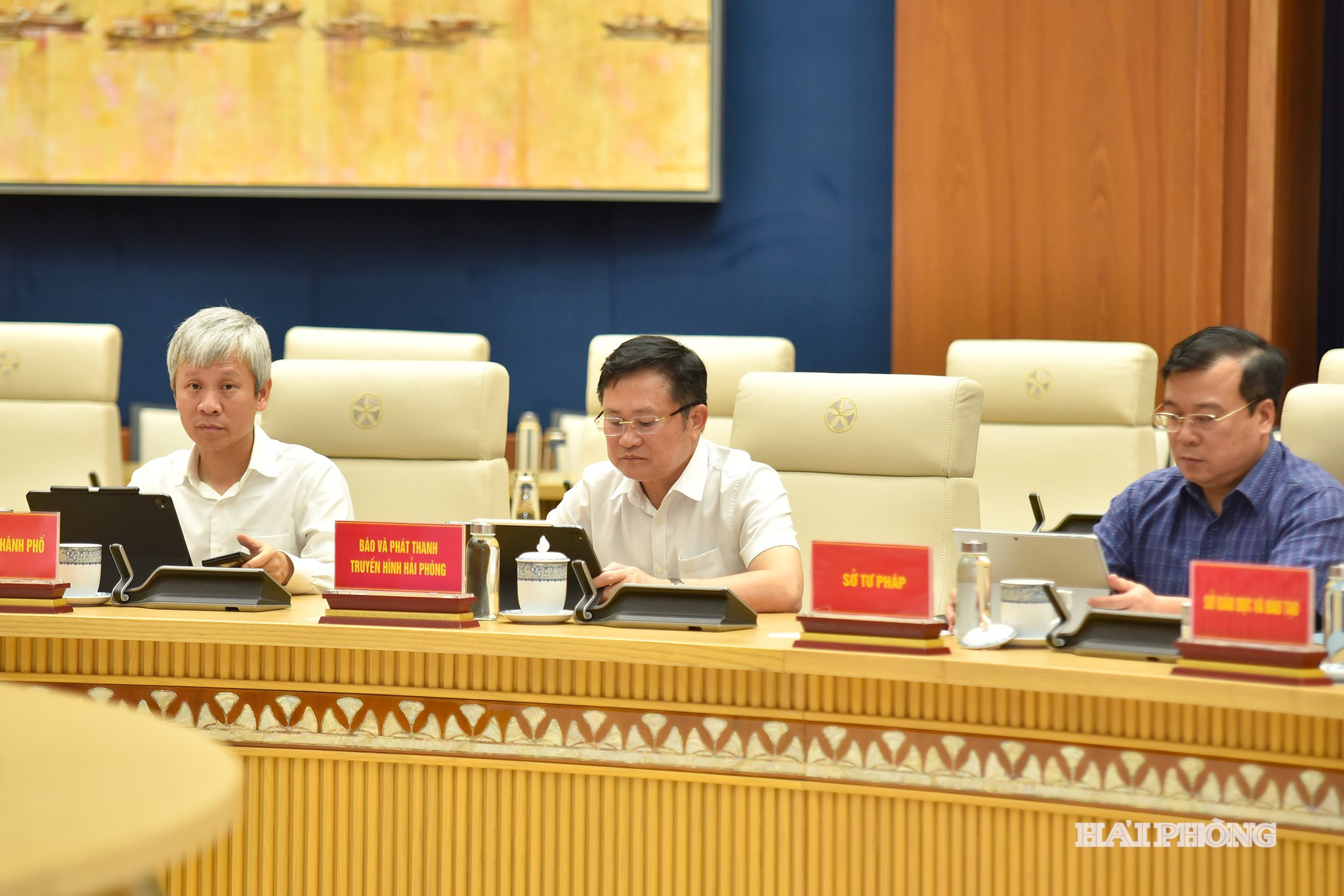 Các đại biểu dự hội nghị.