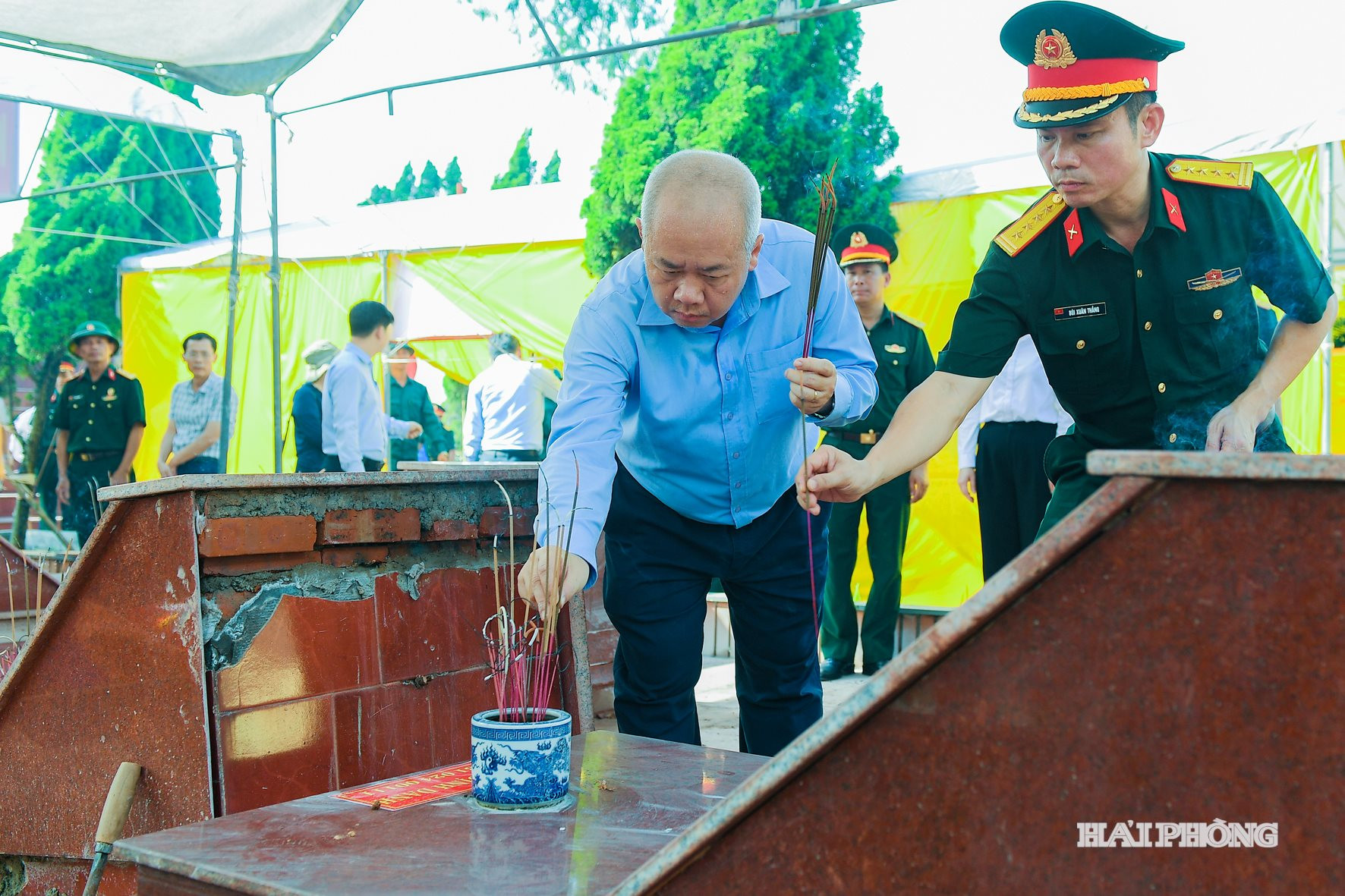 thap-huong-cac-phan-mo.jpg