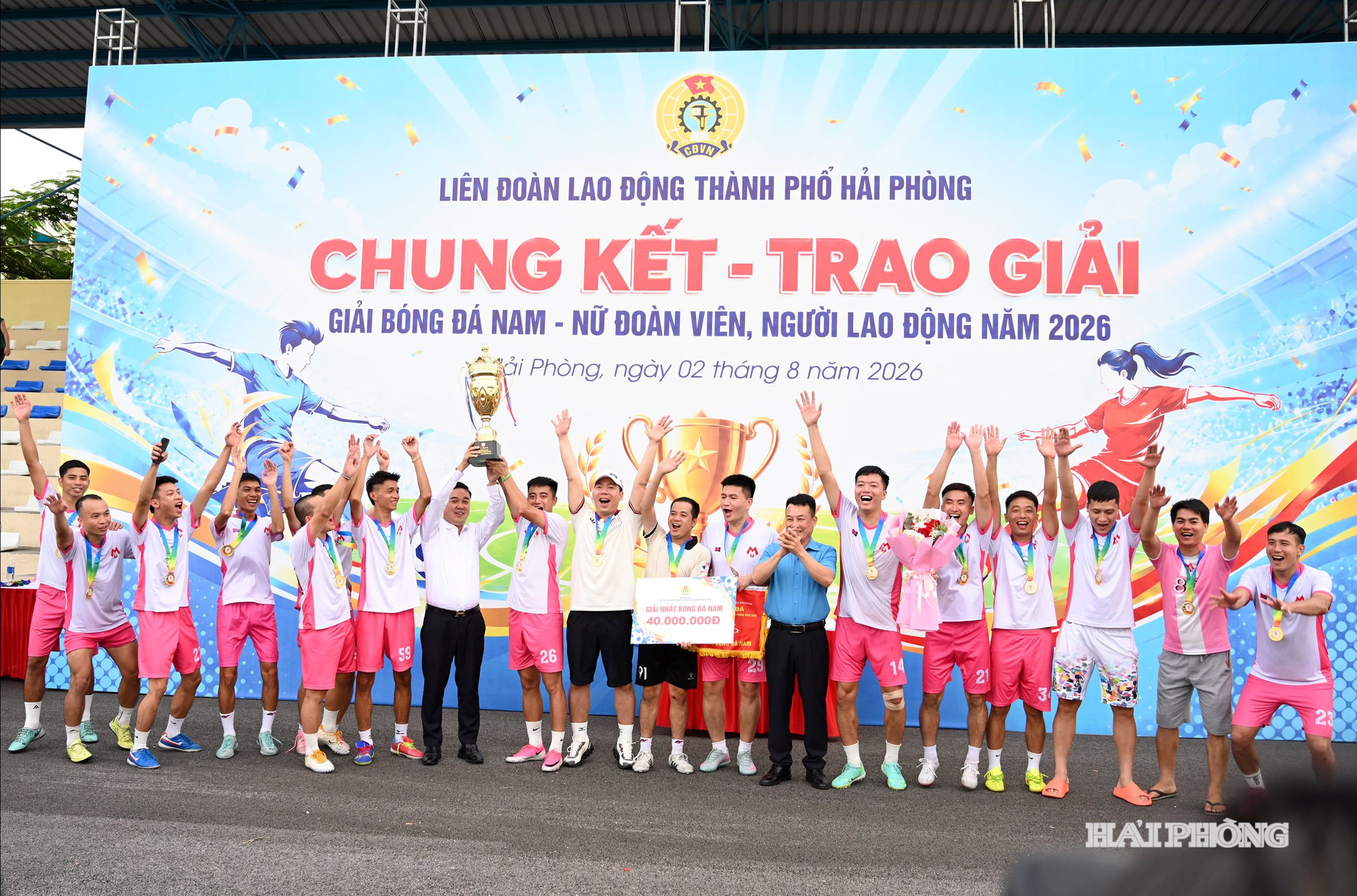 bong-da-cong-doan-trao-giai-nam1.jpg