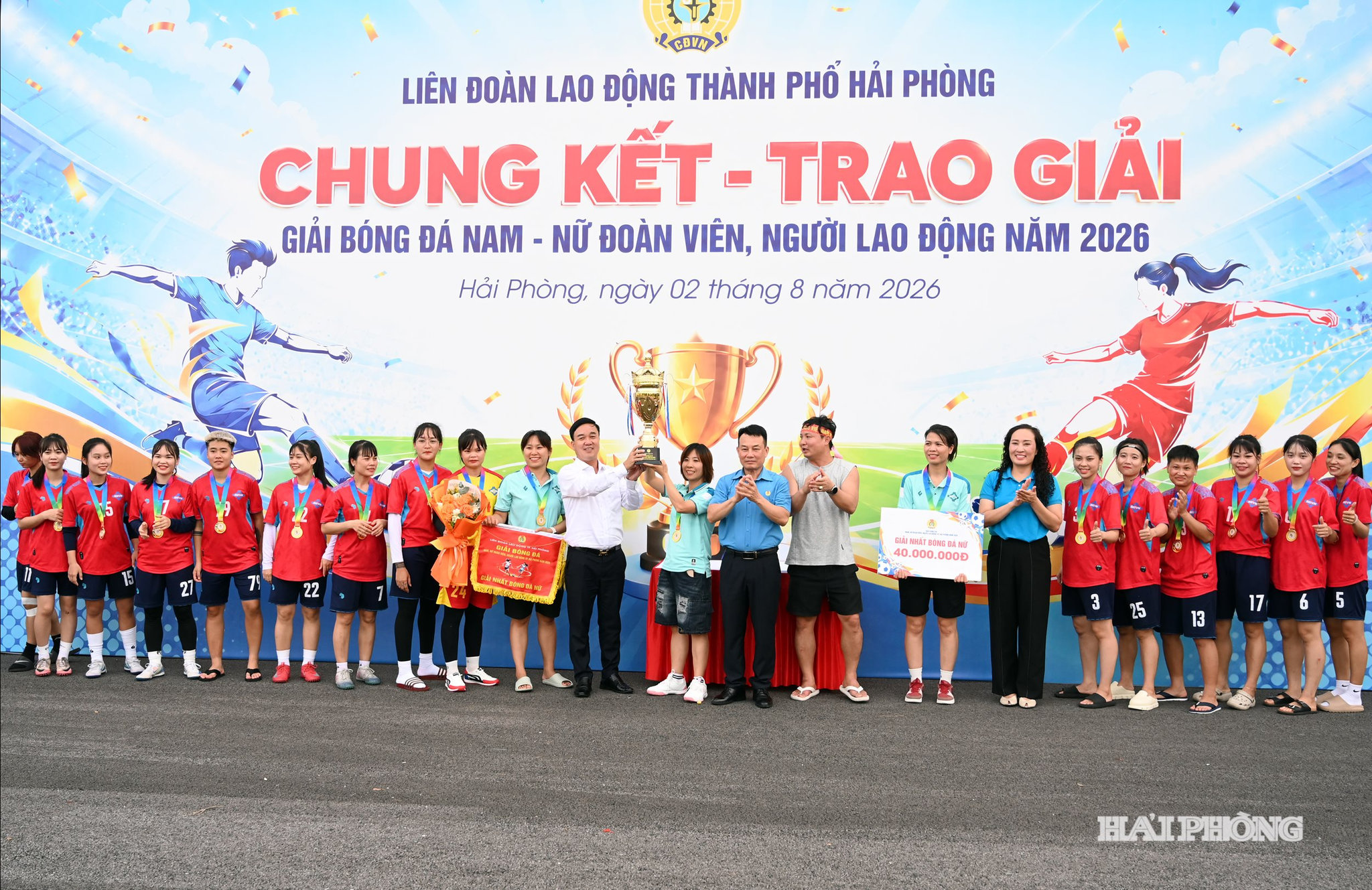 bong-da-cong-doan-trao-giai.jpg