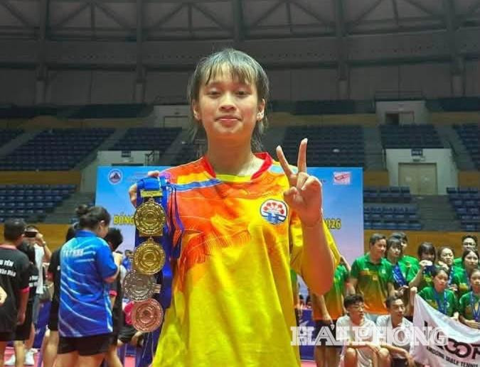Tay vợt Nguyễn Ngọc Kim Ngân giành 2 huy chương vàng đơn nữ trẻ, đôi nữ trẻ U16 - U17.