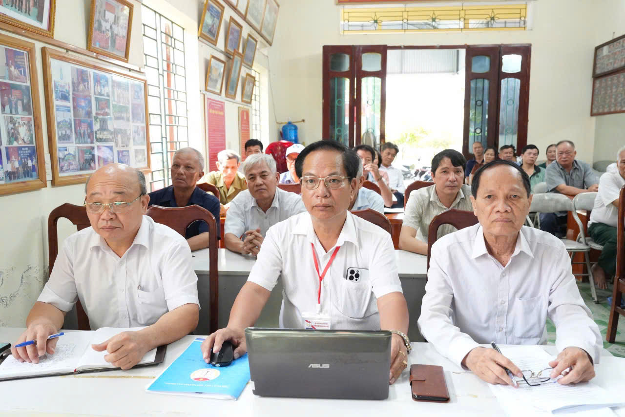 hoi-nghi.jpg