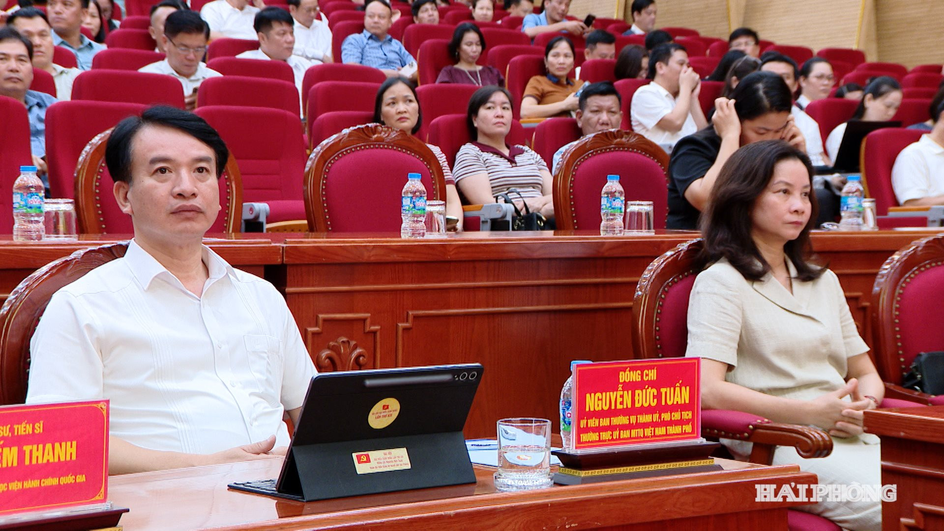 Đồng chí Nguyễn Đức Tuấn, Phó chủ tịch Thường trực Mặt trận Tổ quốc Việt Nam thành phố dự khai mạc lớp tập huấn.