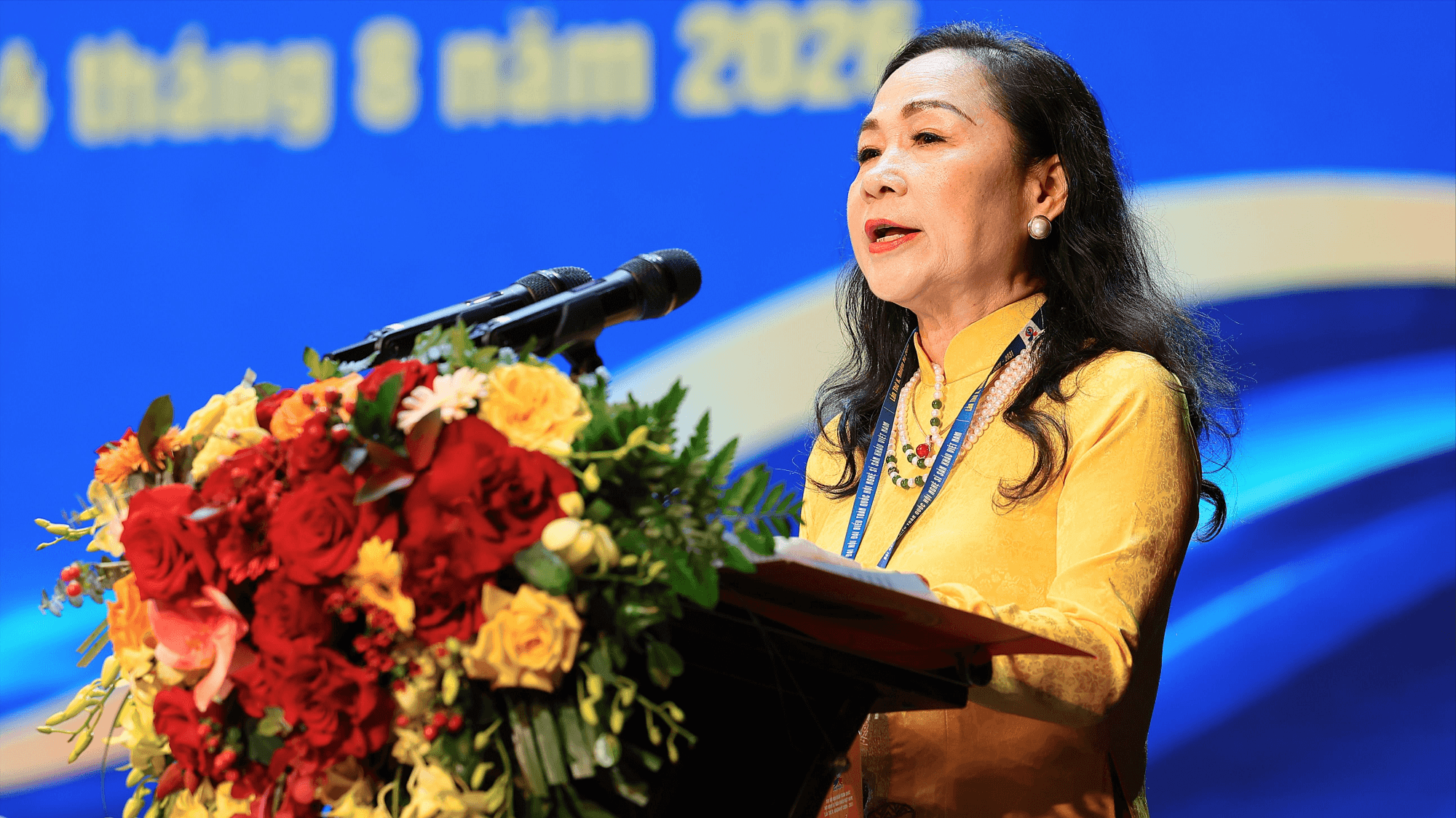 trinh-thuy-mui-1.png