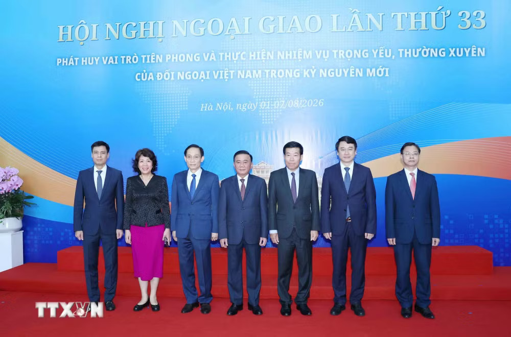 ttxvn-0508-thuong-truc-ban-bi-thu-tran-cam-tu-du-phien-hop-doi-ngoai-dang-doi-ngoai-nhan-dan-1.jpg