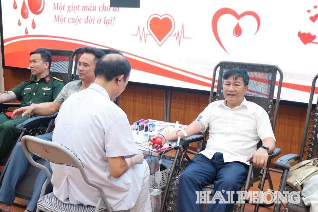 hien-mau-1-.jpg