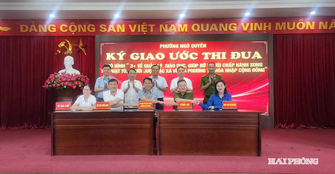 Các tổ chức đoàn thể, đơn vị, tổ dân phố phường Ngô Quyền ký kết giao ước thi đua thực hiện mô hình.