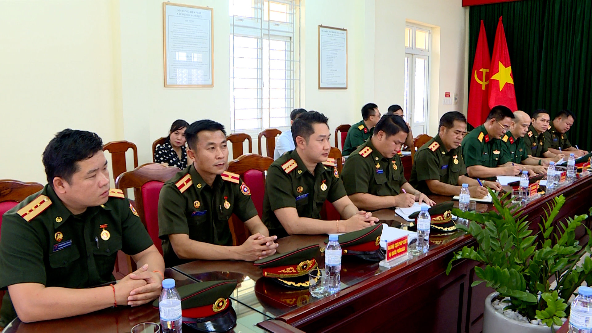 tiep-doan-lao-2-8f68037f2a89afb46d69d896d7fbc937.jpg
