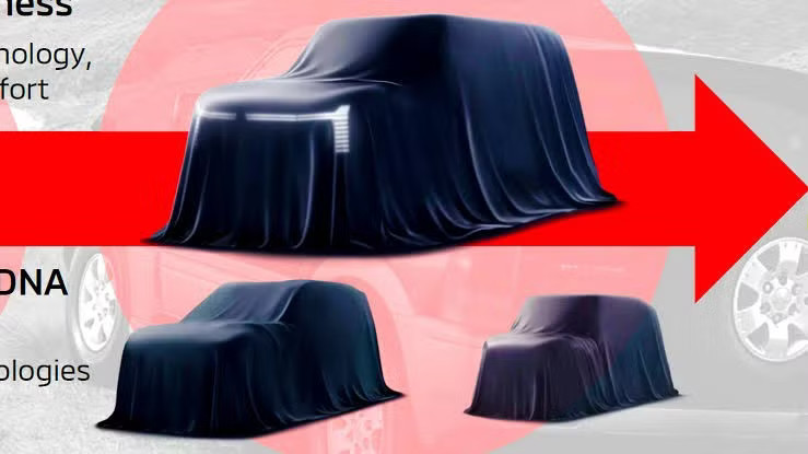 Mitsubishi nhắm cạnh tranh với SUV bán chạy nhất của Toyota - Ảnh 2.