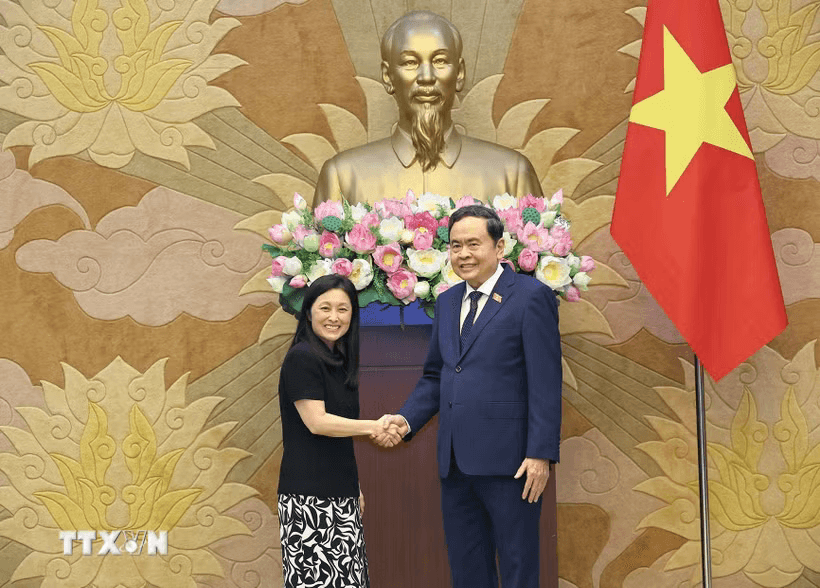 chu-tich-quoc-hoi-tiep-hoa-ky.png