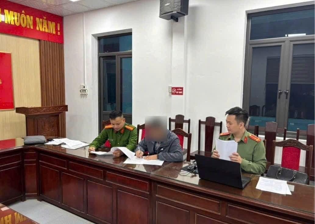 cong-an-phuong-tan-hung.jpg